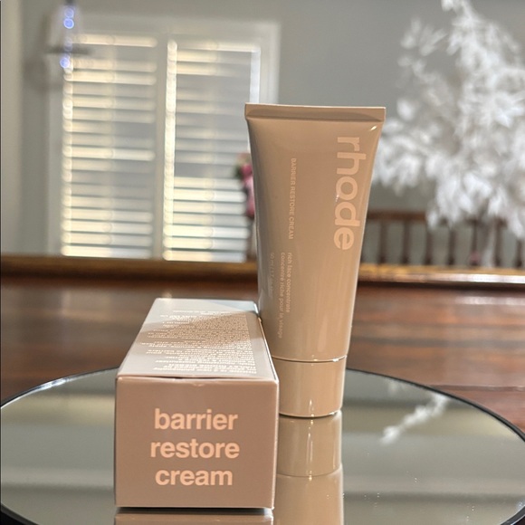 RHODE Barrier Restore Cream - Picture 3 of 6